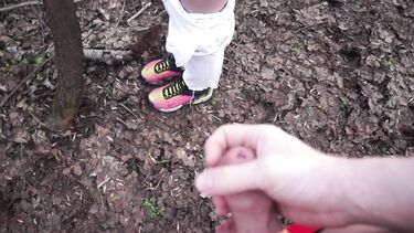 Застройщик дал на клык и трахнул в лесу прикованную эко-активистку