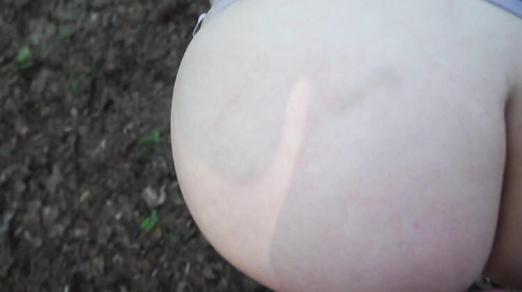 Застройщик дал на клык и трахнул в лесу прикованную эко-активистку