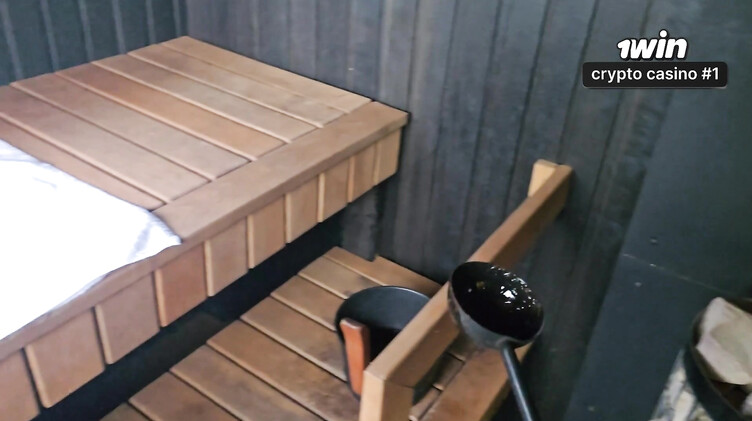 Минет и трах до вагинального кремпая в парилке сауны