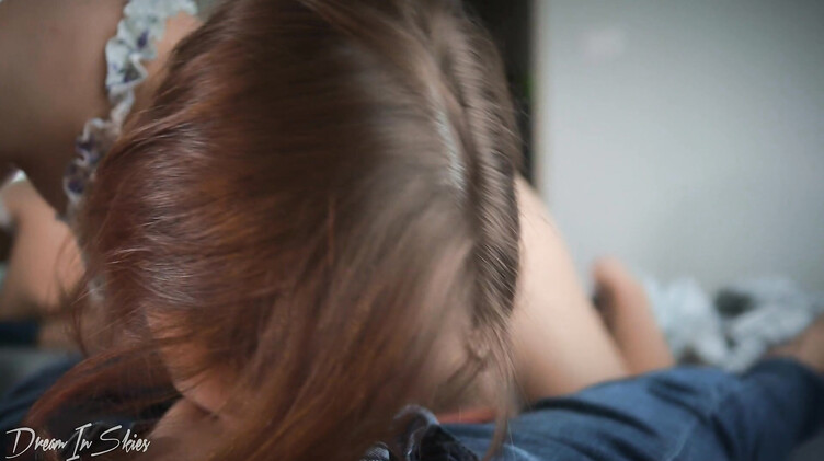 Нежный минет с причмокиваниями крупным планом и спуском в рот