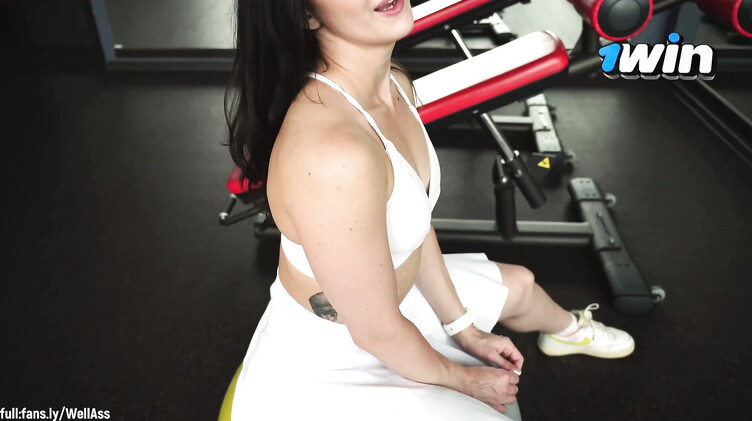 Спортсменки: Тренер отодрал в постели фитоняшку  из спортзала