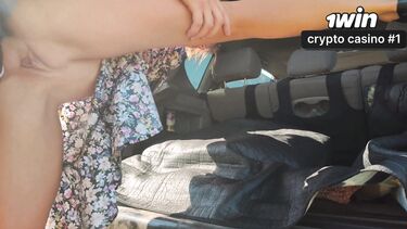 SWife Katy: Ебля раком девки в платье в багажнике машины