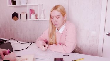 Сводный брат отшлепал и трахнул в попку рассеянную сводную сестренку