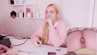 Сводный брат отшлепал и трахнул в попку рассеянную сводную сестренку