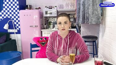 Отодрал русскую жопастую именинницу на ее День рождения