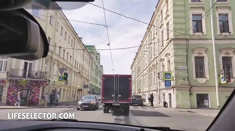 Кэти сосет в машине и чпокается накануне свадьбы