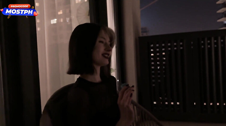 18-летняя русская студентка на вечеринке ебется за €300 с незнакомцем