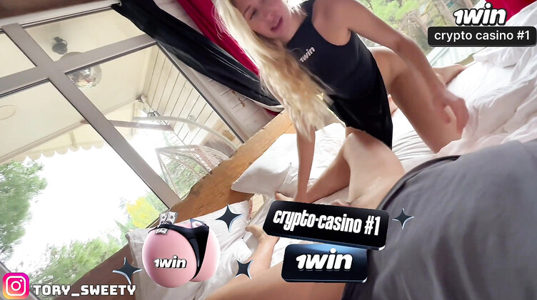 Блондинки: Доброе утро, сестренка! Разбудил кунилингусом и отымел блондинку