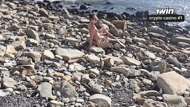 Снял русскую нудистку на пляже и выебал ее в кустах