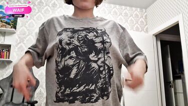 У девки овуляция и ей срочно нужно поебаться