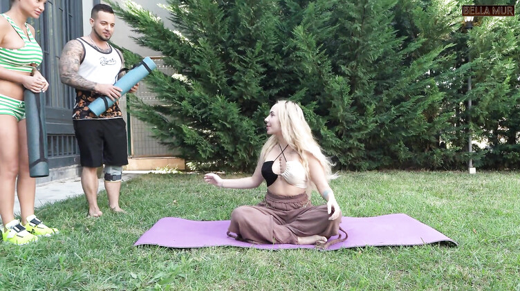 Инструкторша йоги развела клиентов на еблю ЖМЖ