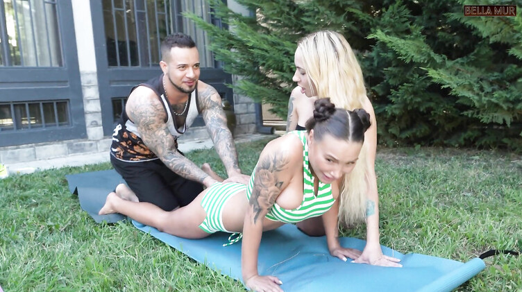 Инструкторша йоги развела клиентов на еблю ЖМЖ