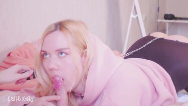 Блондинка выдавливает кончу из прожаренной братом жопы