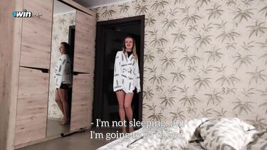 Сводная сестра похвасталась сексуальным бельем и отдалась брату