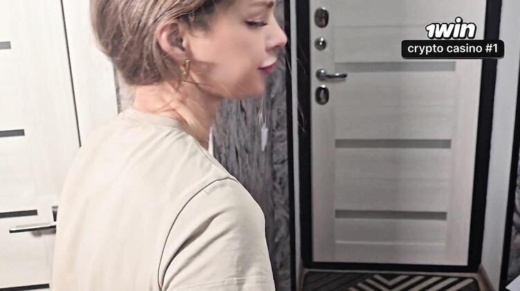 Измена жене быстрым перепихоном с рукожопой курьершей