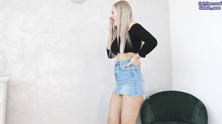 Мачеха помогает онанисту дрочкой сиськами и минетом