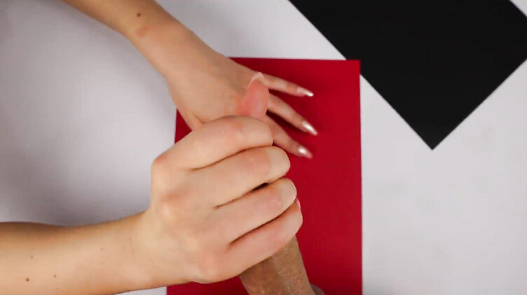 ASMR дрочка члена со сливом на маникюр