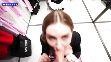 Kiraxxcherry: Сочно отсосала и глотнула сперму в примерочной торгового центра