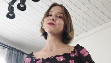 Кончил в жопу (частное видео): Сперма парня вытекает из попки русской девушки после анала