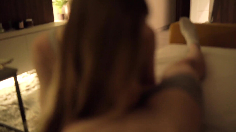 Полный рот кончи после отсоса любительницы йоги