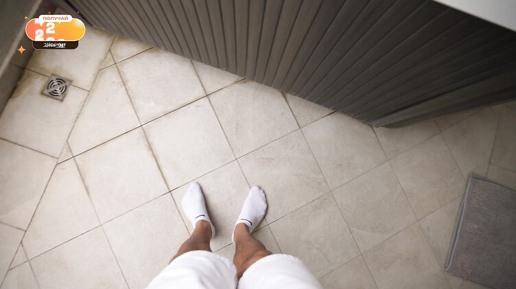 Фартовый мужик трахнул в джакузи сексуальную жену соседа