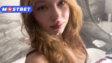 Венозный член в киске Лиззи Вайлд после глубокого минета в ванной