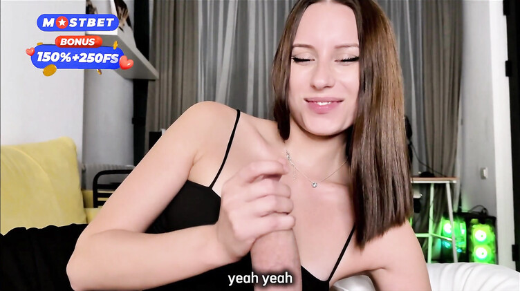 Дрочит куколду член, рассказывая об измене с бывшим