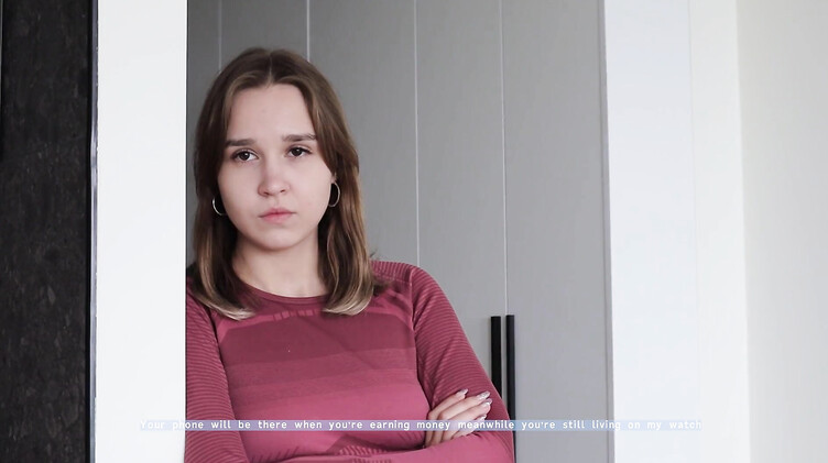 Отчим сбил целку, трахая падчерицу в задницу за плохие оценки