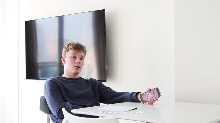 Девственницы: Отчим сбил целку, трахая падчерицу в задницу за плохие оценки