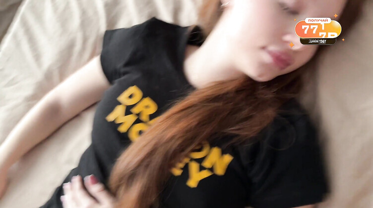 Разбудил спящую сестру касанием хуя по губам и наполнил ее киску спермой