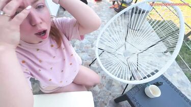 Сперма на лице: Минет с еблей сверху на террасе от рыжей с обвисшими дойками