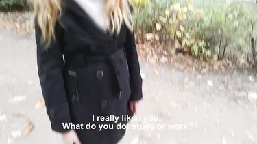 За деньги трахнул школьницу в подъезде