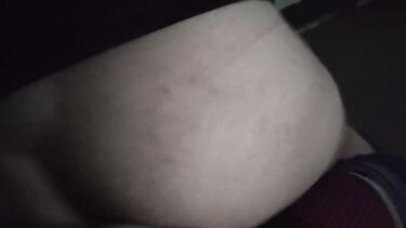 За деньги трахнул школьницу в подъезде