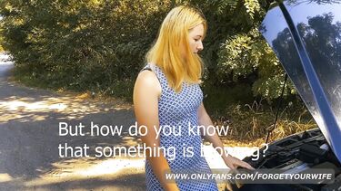 Тупая пизда сосет незнакомцу член за ремонт машины