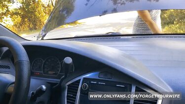 SweetAndFlow: Тупая пизда сосет незнакомцу член за ремонт машины