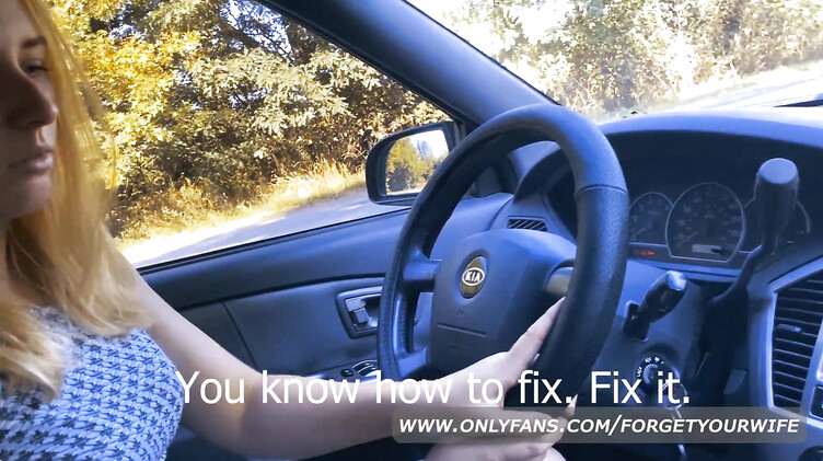 Тупая пизда сосет незнакомцу член за ремонт машины