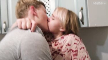 Сосед выебал жену мусора и убежал