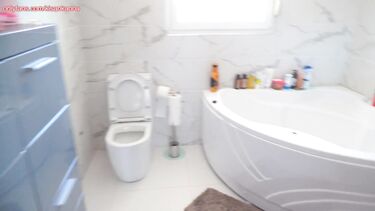 Нимфоманка сдала в аренду дом и трахнулась с жильцом