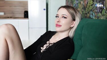 Опять оплачивает отсосом свою часть за аренду квартиры