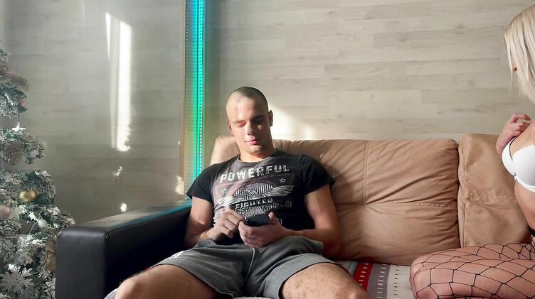 Новогодний отсос и скачки верхом на хуе