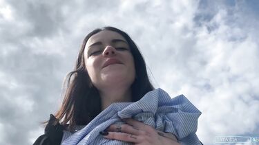 Пикник с любимой девушкой закончился страстным сексом на природе