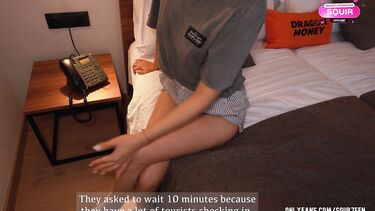 Благодарная красотка ебется с незнакомцем до вагинального кремпая