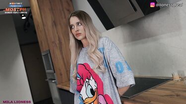 Угостил сводную сестру членом вместо утреннего кофе