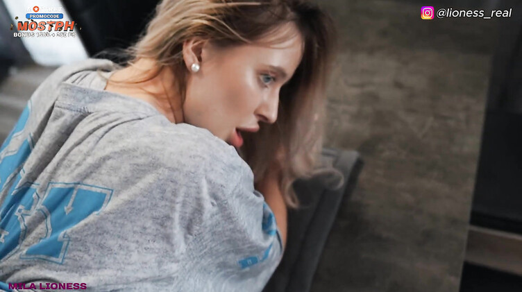 Камшоты: Угостил сводную сестру членом вместо утреннего кофе