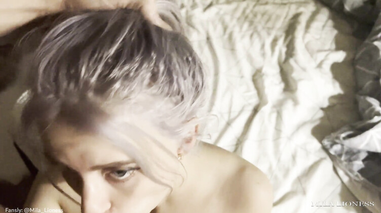 Сонная сестра с похмелья отсосала и потрахалась с братом