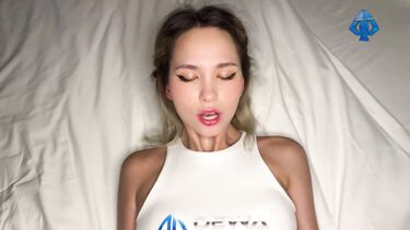 Сладкие стоны красивой блондинки во время страстного соития