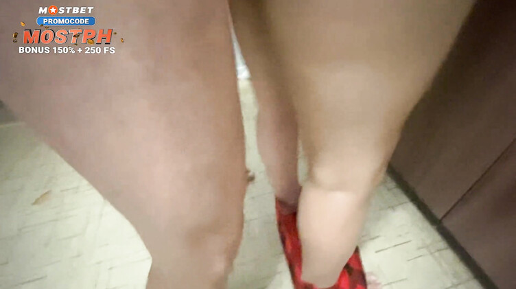 Гость отодрал на кухне гостеприимную жену друга