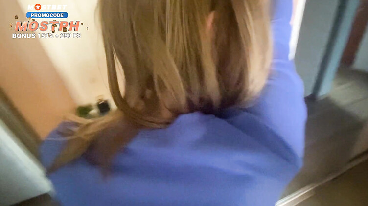 Гость отодрал на кухне гостеприимную жену друга