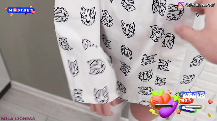 Забыла про парня, когда пальцы и хуй сводного брата оказались в пизде