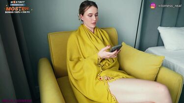 Пасынок трахает мачеху с большой жопой пока батя ишачит на работе